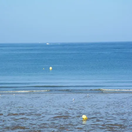 Mobil-home Confort 6 Pers., 3 Ch., 2 Sdb, A 200m, Piscine Chauffee, Fitness, Terrasse - Fr-1-361a-61 * Jullouville-les-Pins