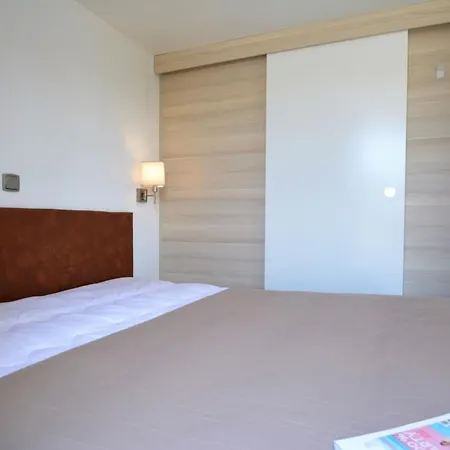 Mobil-home Confort 6 Pers., 3 Ch., 2 Sdb, A 200m, Piscine Chauffee, Fitness, Terrasse - Fr-1-361a-61 * Jullouville-les-Pins