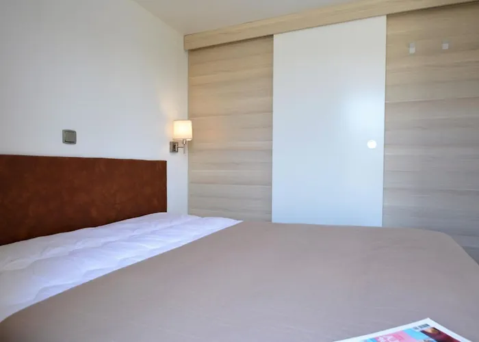 Mobil-home Confort 6 Pers., 3 Ch., 2 Sdb, A 200m, Piscine Chauffee, Fitness, Terrasse - Fr-1-361a-61 * Jullouville-les-Pins