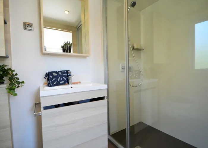 Mobil-home Confort 6 Pers., 3 Ch., 2 Sdb, A 200m, Piscine Chauffee, Fitness, Terrasse - Fr-1-361a-61 Feriehus